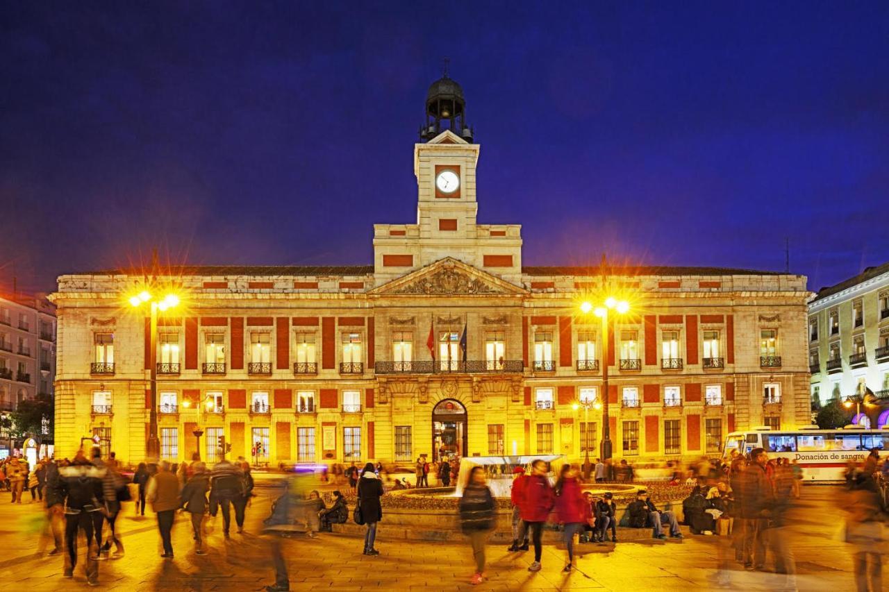Apartamentos Felipe IV Plaza Mayor Madrid Kültér fotó